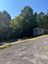 718 Mount Vernon Rd in Bethpage, TN - Foto de edificio - Building Photo