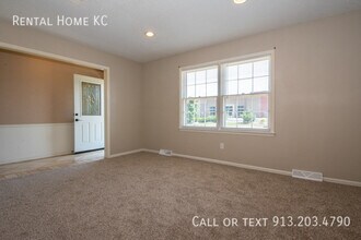 11314 W 74th Terrace in Shawnee, KS - Building Photo - Building Photo