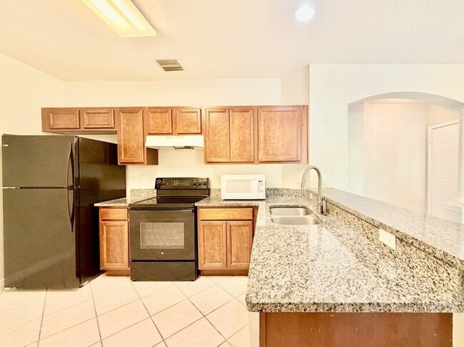 429 Newmont Cir in Ruskin, FL - Building Photo - Building Photo