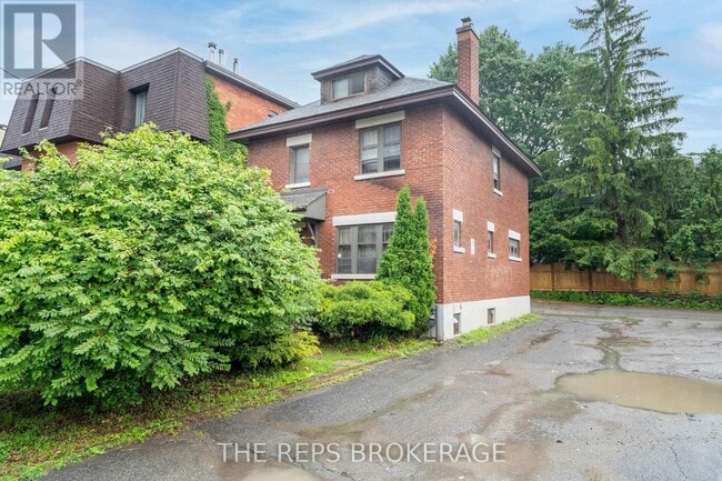 property at 322 Waverley St