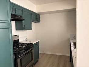 550 E Providencia Ave, Unit C in Burbank, CA - Building Photo - Building Photo