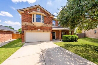 3702 Grissom Br in San Antonio, TX - Foto de edificio - Building Photo