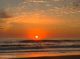 138 12th Ave S in Jacksonville Beach, FL - Building Photo