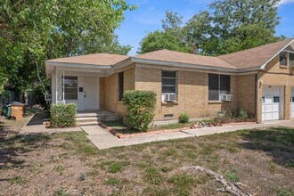 1520 Ullrich Ave in Austin, TX - Building Photo - Building Photo