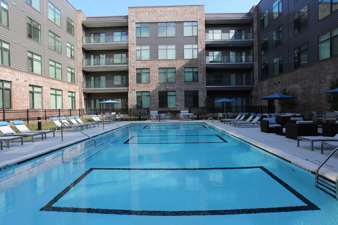 100 Park in College Station, TX - Foto de edificio