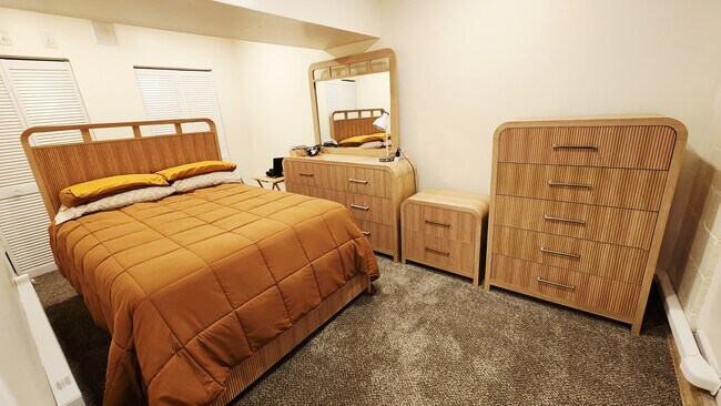 240 Clinton Pl in Newark, NJ - Building Photo - Building Photo