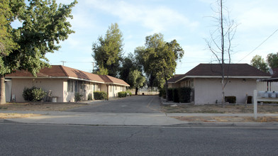 334 W Kimball Ave in Hemet, CA - Building Photo - Building Photo