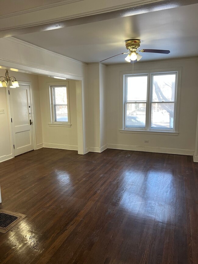 3741 W Irving Park Rd in Chicago, IL - Building Photo - Building Photo