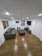 1310 NE 200th St in Miami, FL - Building Photo - Building Photo