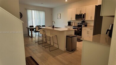 12913 SW 265th Ter in Naranja, FL - Foto de edificio - Building Photo