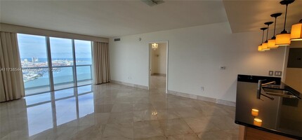 50 Biscayne Blvd, Unit 5202 in Miami, FL - Foto de edificio - Building Photo