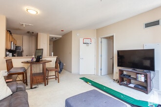 222 N Columbus Dr, Unit 1906 in Chicago, IL - Building Photo - Building Photo