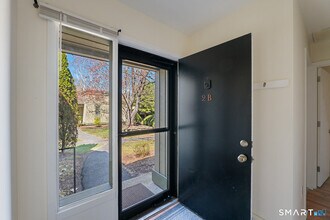 2 Heritage Circle in Southbury, CT - Building Photo - Building Photo