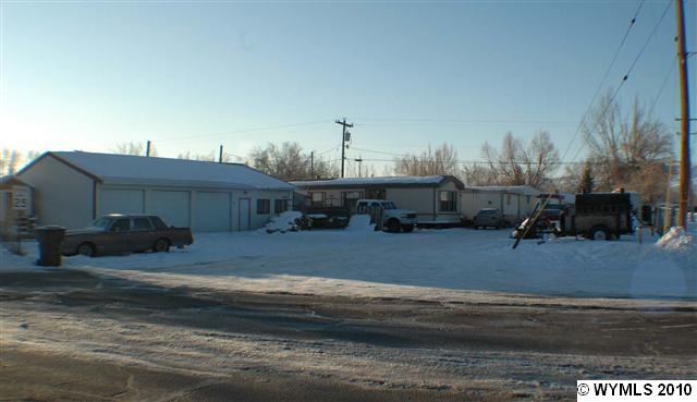 Meyers Trailer Park in Lander, WY - Foto de edificio