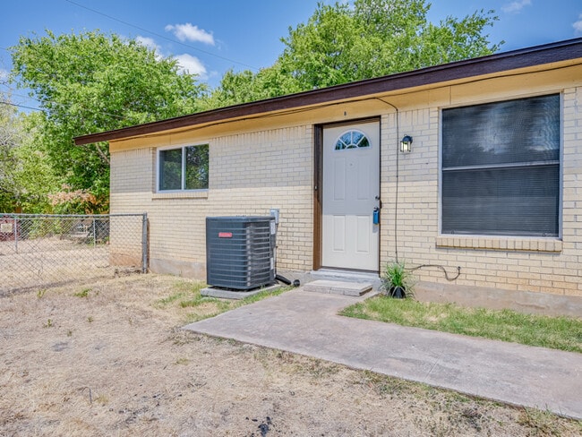 2306 Cottonwood Dr in Georgetown, TX - Building Photo - Building Photo