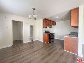 331 S Gramercy Pl in Los Angeles, CA - Foto de edificio - Building Photo