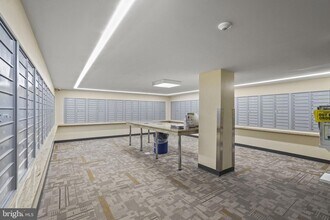 4600 Duke St, Unit 1231 in Alexandria, VA - Building Photo - Building Photo