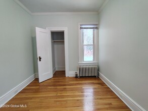 79 Ballston Ave, Unit 1A in Saratoga Springs, NY - Building Photo - Building Photo