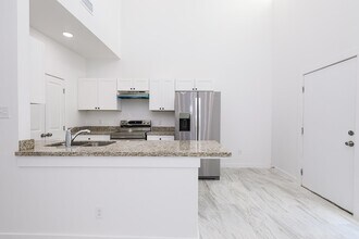 3911 Casa Blanca Lake Rd in Laredo, TX - Building Photo - Building Photo