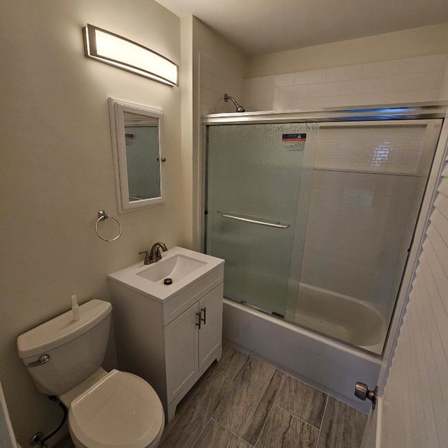 70 Weston St in Brockton, MA - Foto de edificio - Building Photo