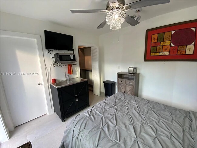 1365 NW 130th St, Unit Comet, Unit Comet