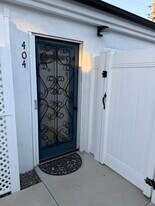 404 Indianapolis Ave, Unit 404 in Huntington Beach, CA - Building Photo