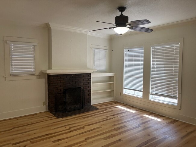 817 W Fischer St in Sherman, TX - Building Photo - Building Photo