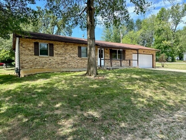 491 Charles St in Troy, MO - Building Photo - Building Photo