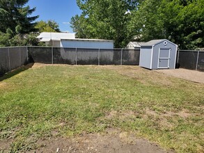 1308 Cherry St in La Grande, OR - Building Photo - Building Photo