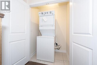 28 Credit Ln in Richmond Hill, ON - Building Photo - Building Photo