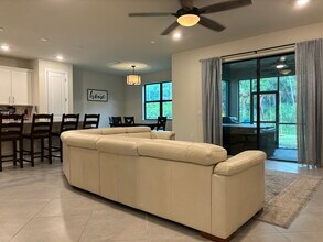 10379 Ventana Ln in Naples, FL - Building Photo - Building Photo