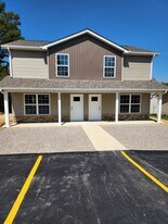 4825 Red Rooster Rd in Leadington, MO - Building Photo