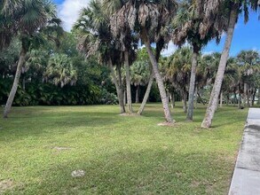 18602 Kitty Hawk Ct in Port St. Lucie, FL - Foto de edificio - Building Photo