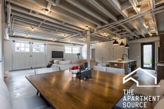 2228 N Kedzie Blvd in Chicago, IL - Building Photo - Building Photo