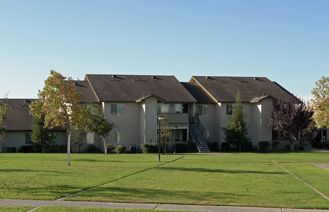 Canyon Springs in Fresno, CA - Building Photo - Building Photo