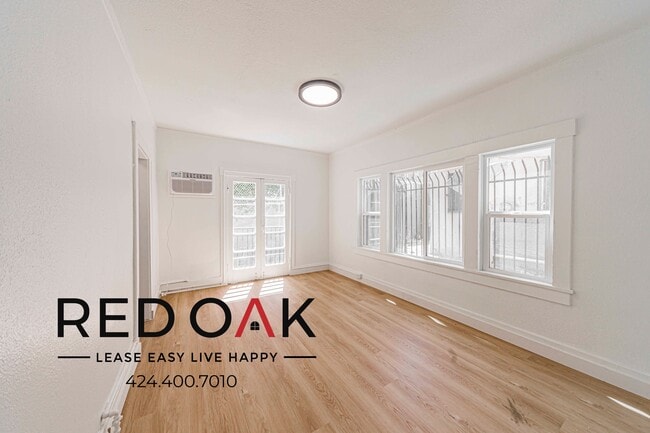 property at 816 S Park View St