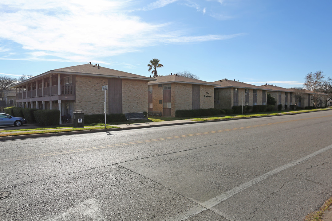 Braeburn Apartments in Austin, TX - Foto de edificio