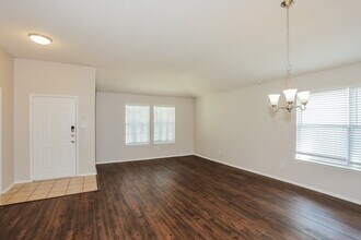 612 Grove Manor in Cedar Hill, TX - Foto de edificio - Building Photo