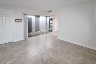 633 Alhambra Rd in Venice, FL - Building Photo - Building Photo