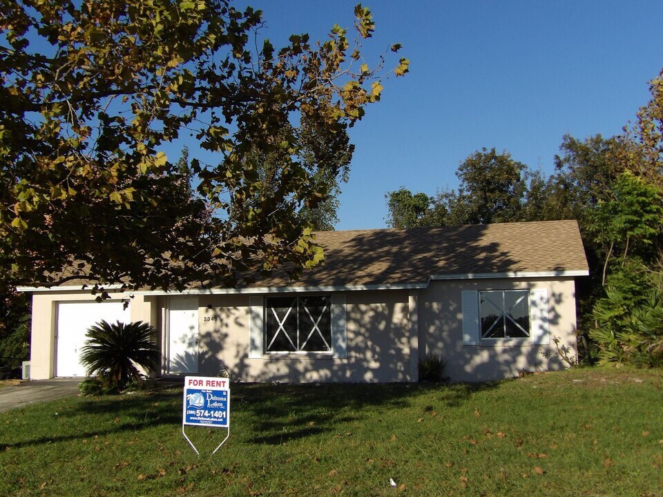 2348 Curtis Dr in Deltona, FL - Building Photo