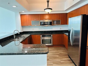 14951 Royal Oaks Ln, Unit # 1006 in North Miami, FL - Building Photo - Building Photo
