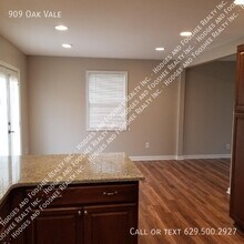 909 Oak Vale Dr in Nashville, TN - Building Photo - Building Photo
