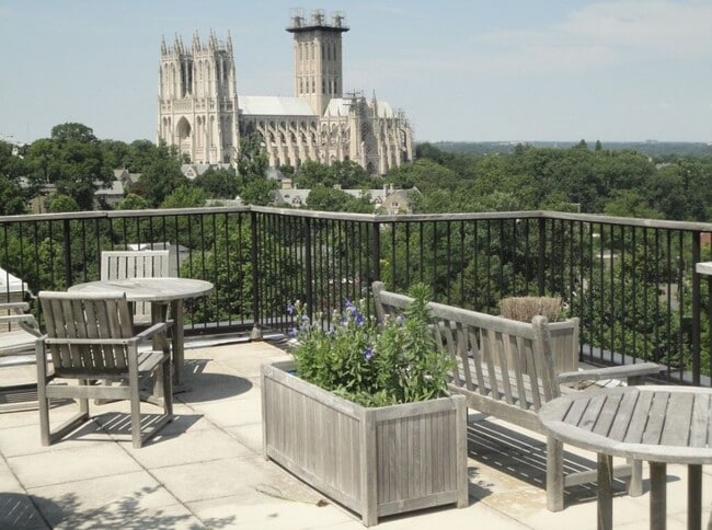 2720 Wisconsin Ave NW, Unit 106 in Washington, DC - Building Photo - Building Photo