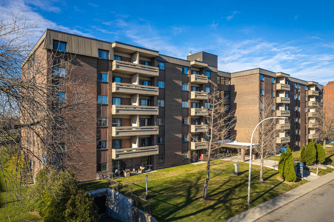 2705 Modugno Rue in Montréal, QC - Building Photo