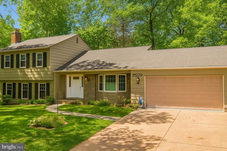 7609 Mulberry Bottom Ln in Springfield, VA - Foto de edificio