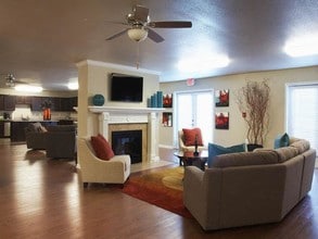 Villas of Country Club in North Little Rock, AR - Foto de edificio - Interior Photo
