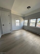 90 N 18th St in East Orange, NJ - Building Photo - Building Photo