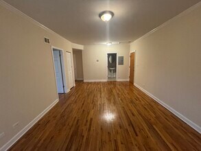 2257 W Rosemont Ave, Unit 1 in Chicago, IL - Foto de edificio - Building Photo