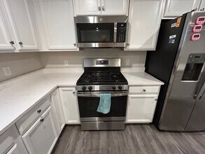 309 Pebble Creek Ct in Amherst, OH - Building Photo - Building Photo