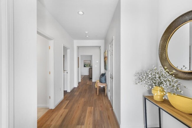 2322 E Walnut Ave in Tulare, CA - Building Photo - Building Photo